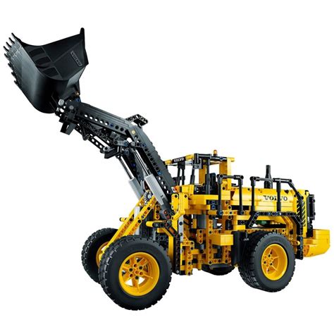 Detailní pohled na sestavený model kolového nakladače Volvo L350F LEGO Technic