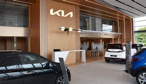 exteriér autoservisu a showroom KIA