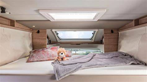 Fiat Ducato Weinsberg Carasuite interiér a obytné řešení