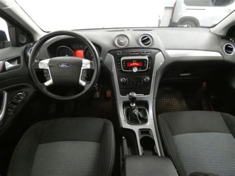 Interiér a prostor Ford Mondeo 2.0 TDCi
