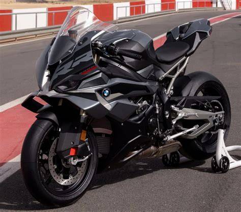 BMW moto s originálním zamykacím držákem navigace