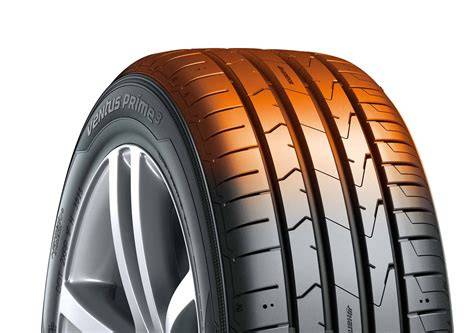 Infografika srovnání vlastností Hankook Ventus Prime3 K125 vůči konkurenci (výdrž, brzdění, odolnost proti aquaplaningu)