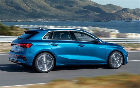 Infografika: Přehled nastavitelných rozsahů výšek a dimenzí pro Audi A3 Sportback (8PA/8V)