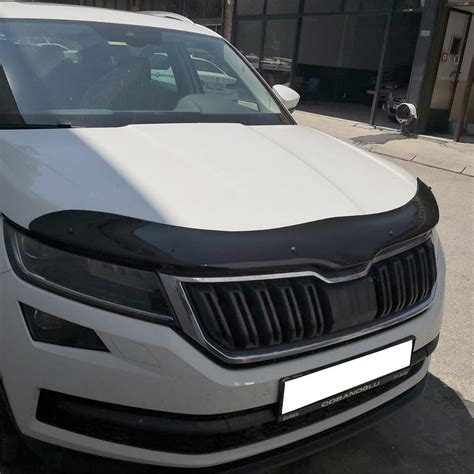 detail plexi listy na predni kapotu Fiat Doblo