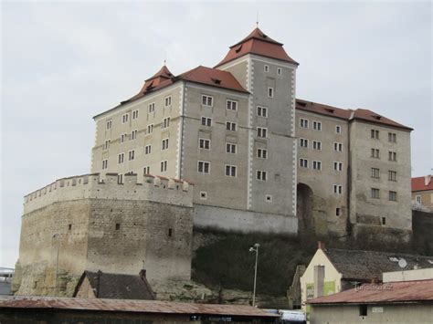 Schéma 2 výrobních tras v Mladé Boleslavi a Vrchlabí