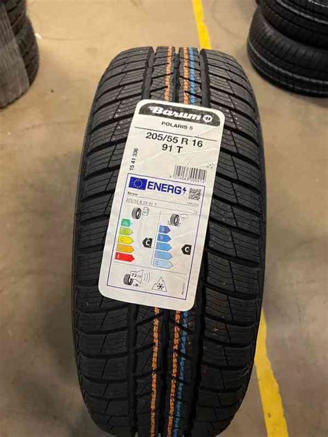 Grafické znázornění vývoje průměrné ceny pneumatiky Barum Polaris 3 v čase, s možností změny rozměru.