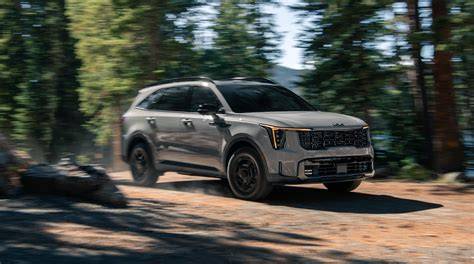 Infografika s porovnáním rozměrů Sorento a typických SUV ve střední třídě