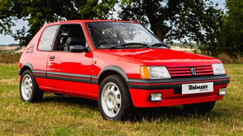 Infografika: vývoj motorů v Peugeot 205 GTI 1.6 vs 1.9