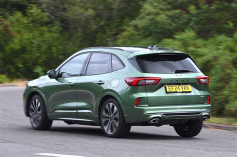 Ford Kuga v exteriéru