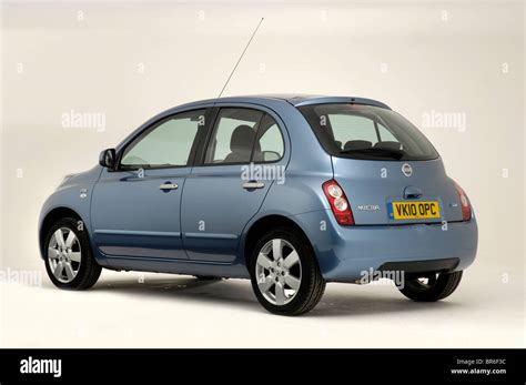 Fotografie vozu Nissan Micra druhé generace s typickými zaoblenými tvary