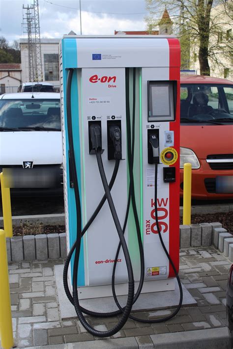 Dobíjecí stanice v ČR a rozložení výkonů