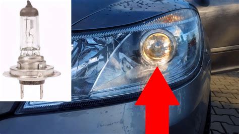 Detail patice žárovky denního svícení