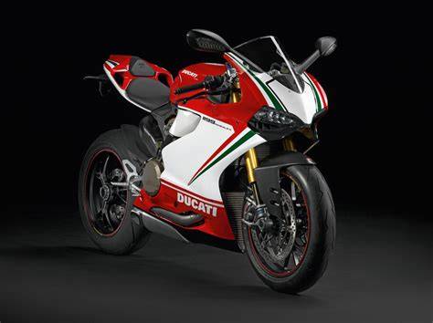 Honda a Ducati na traťi; srovnání designu