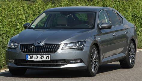 Infografika: Technické parametry Škoda Superb 2.0 TDI SCR DSG