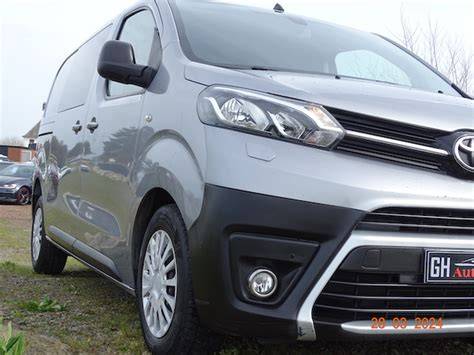 Grafika technických dat motoru 2.0 D-4D 180 8A/T