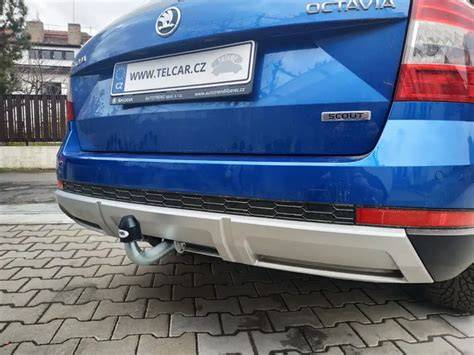 Fotografie před/po montáži tažného zařízení na Octavia III Combi