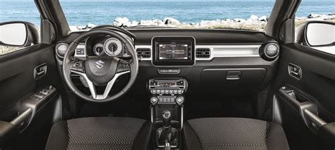 Interiér Suzuki Ignis s modernizovaným přístrojovým štítem a barevnými prvky