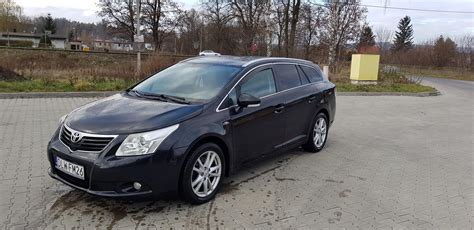 Interiér Toyoty Avensis T27 s důrazem na praktičnost a funkčnost