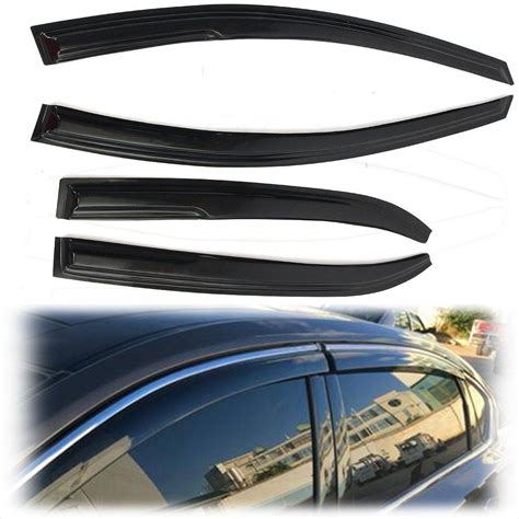 Ilustrační foto bočních lišt na dveřích automobilu