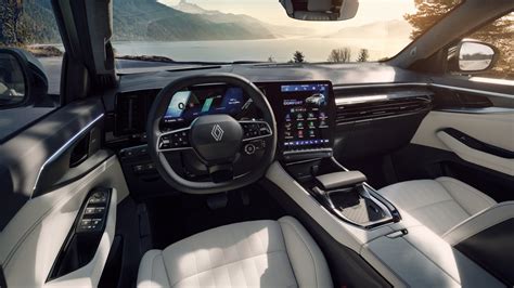 Interiér Renault Espace s dotykovým displejom a výbavovým rozdielom