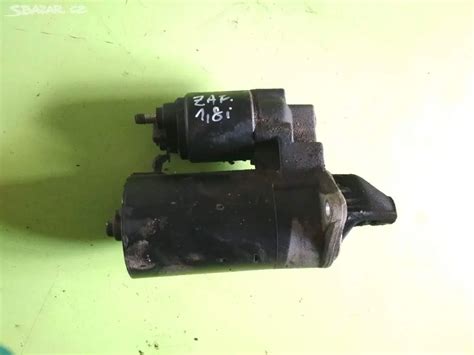 detailní záběr na demontovaný startér Opel Astra G