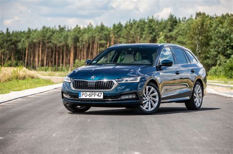 Přehled nabízených motorizací pro Škodu Rapid s jejich klíčovými parametry.