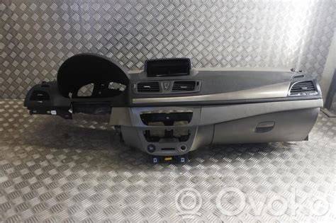 Renault Megane rychloměr dashboard