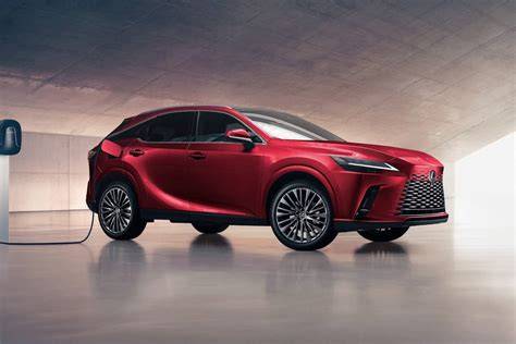 Infografika: Srovnání pohonů a baterií Lexus (hybrid, plug-in, EV)