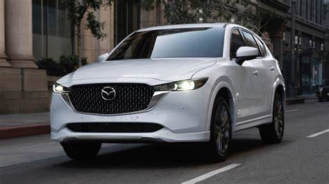 Infografika: Jak funguje dobíjecí systém Mazda CX-5 a související součástky