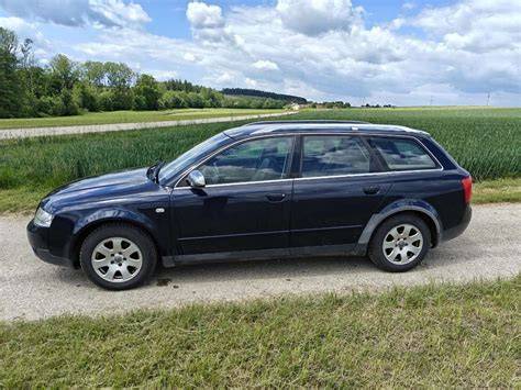 Infografika znázorňující tipy nouzového otevírání kufru Audi A4 B6 kombi