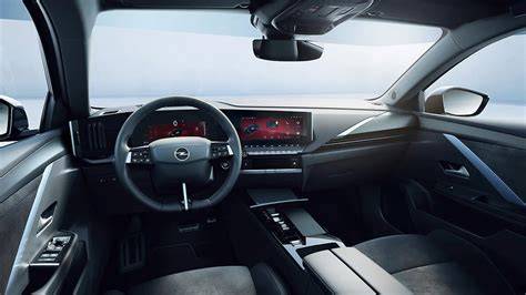 Obrázek: Opel Astra interiér s matnými leštěnými prvky a moderní digitalizací