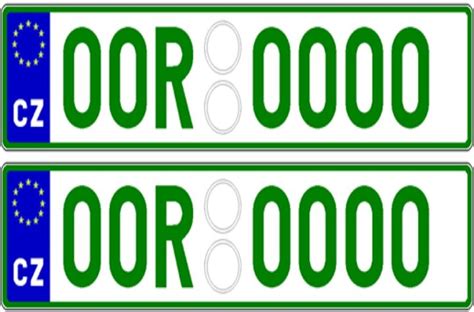 Ilustrační fotografie historického vozidla s registrační značkou