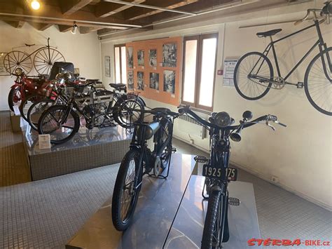 Kola a technické zajímavosti muzea moto