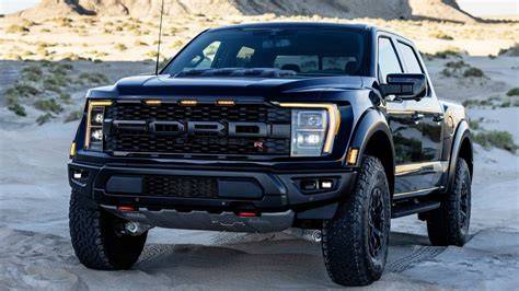 Infografika: Přehled výbav Ford F-150 2015-2016