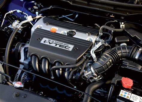 Infografika: Základní schéma vyfukových svodů Honda Accord