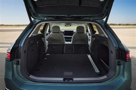 Obraz vozu VW Passat Variant - prostorný interiér a zavazadlový prostor