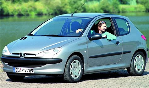 Infografika s klíčovými dynamickými parametry Peugeotu 206 RC