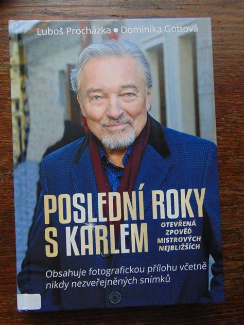 Infografika zobrazující typy bočních nápisů Felicie, roky výroby a porovnání s logem