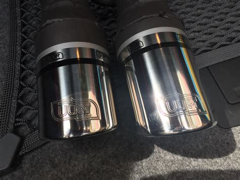 Různé tvary a povrchové úpravy koncovek výfuků ULTER SPORT