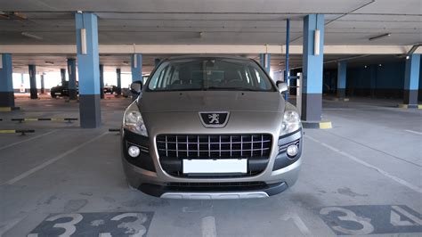 detail předních světel Peugeotu 3008