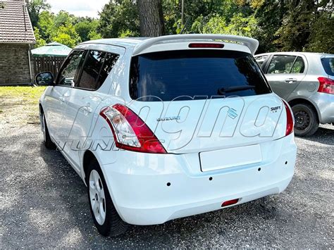 Infografika: Rozměry a objemy zavazadelového prostoru Suzuki Swift Mk3