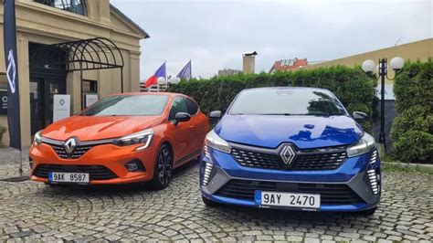 Porovnání předního znaku Clio před facelift a po facelift (ilustrativně)