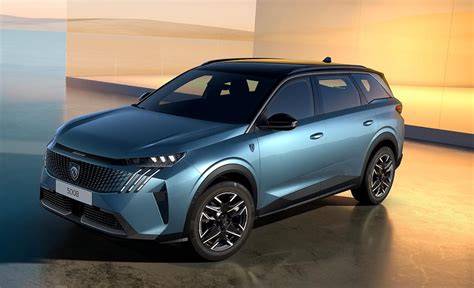 Infografika: Srovnání verzí Peugeot 5008 a jejich pohonů