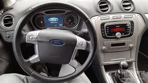 Přehled palubní desky Ford Mondeo s popisem jednotlivých ukazatelů