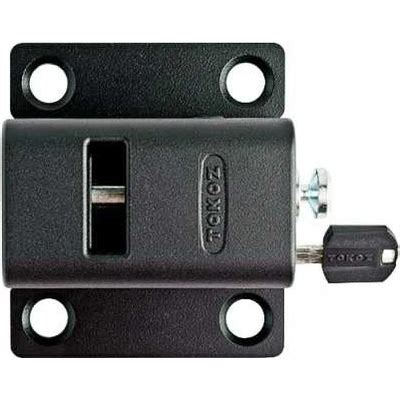 Detailní záběr na uzamykatelný mechanismus tažného zařízení