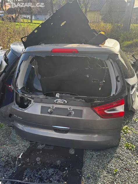 Ford Galaxy zadni sedacka triple access