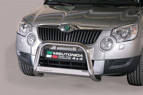 Obrázek: Přední nerezový rám pro Škoda Yeti na montáži