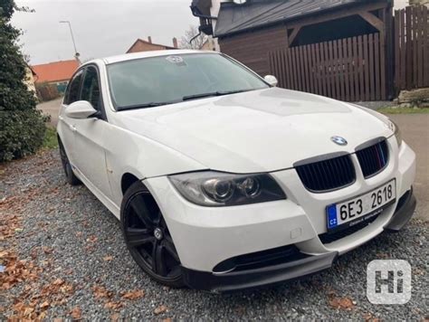 BMW řada 3 exteriér - přední část se světlomety a maskou