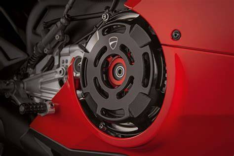 Infografika: Životnost suché spojky Ducati ST2 a rozložení faktorů ovlivňujících životnost