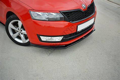 Obrázek: Přední část vozu Škoda Rapid s doplňky